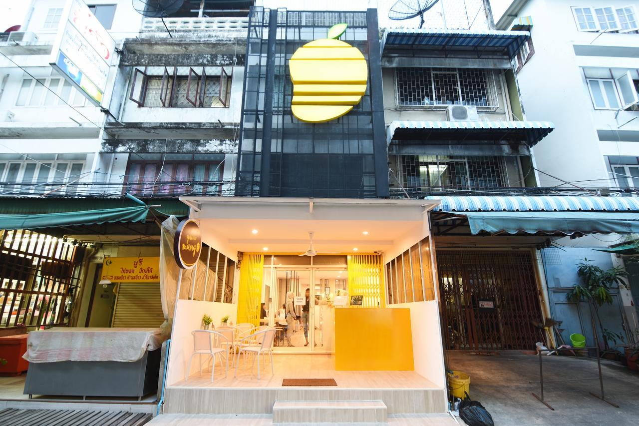 Yellow Mango Hostel Bangkok Exteriör bild